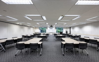 大手町駅直結、自然光あふれるハイクオリティ空間